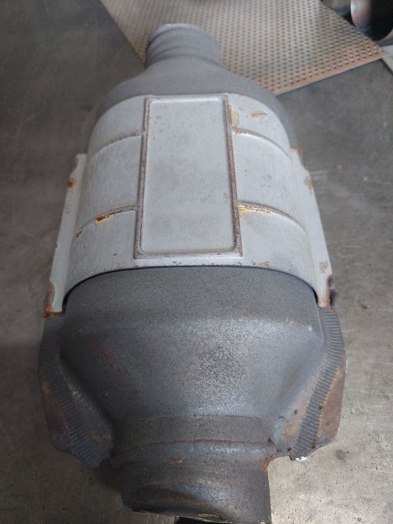 ★07yエスカレード触媒タホサバーバンエクスプレスユーコン★