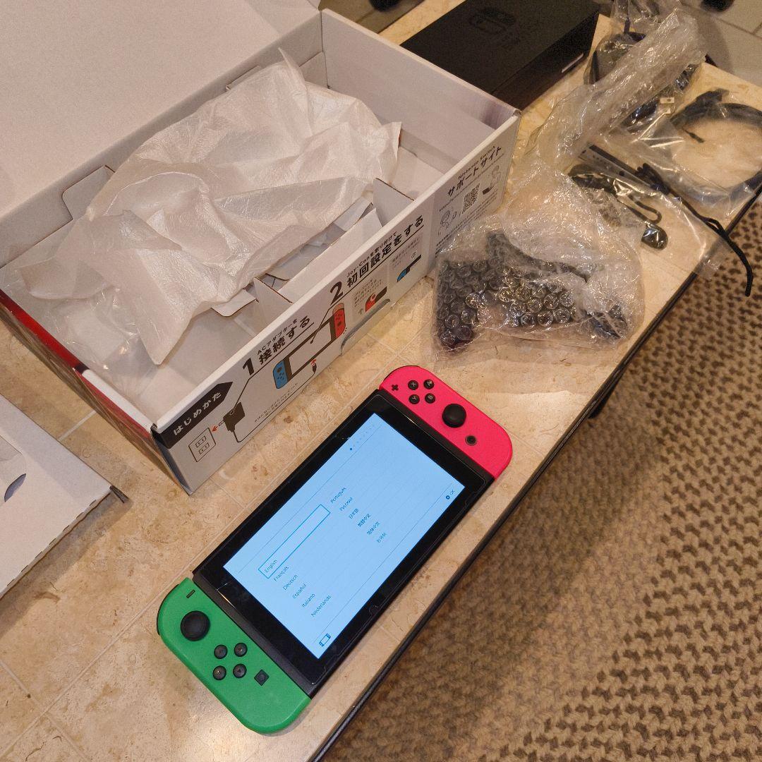 Nintendo Switch 本体 グリーン・ピンク　付属品完備　初期化済み
