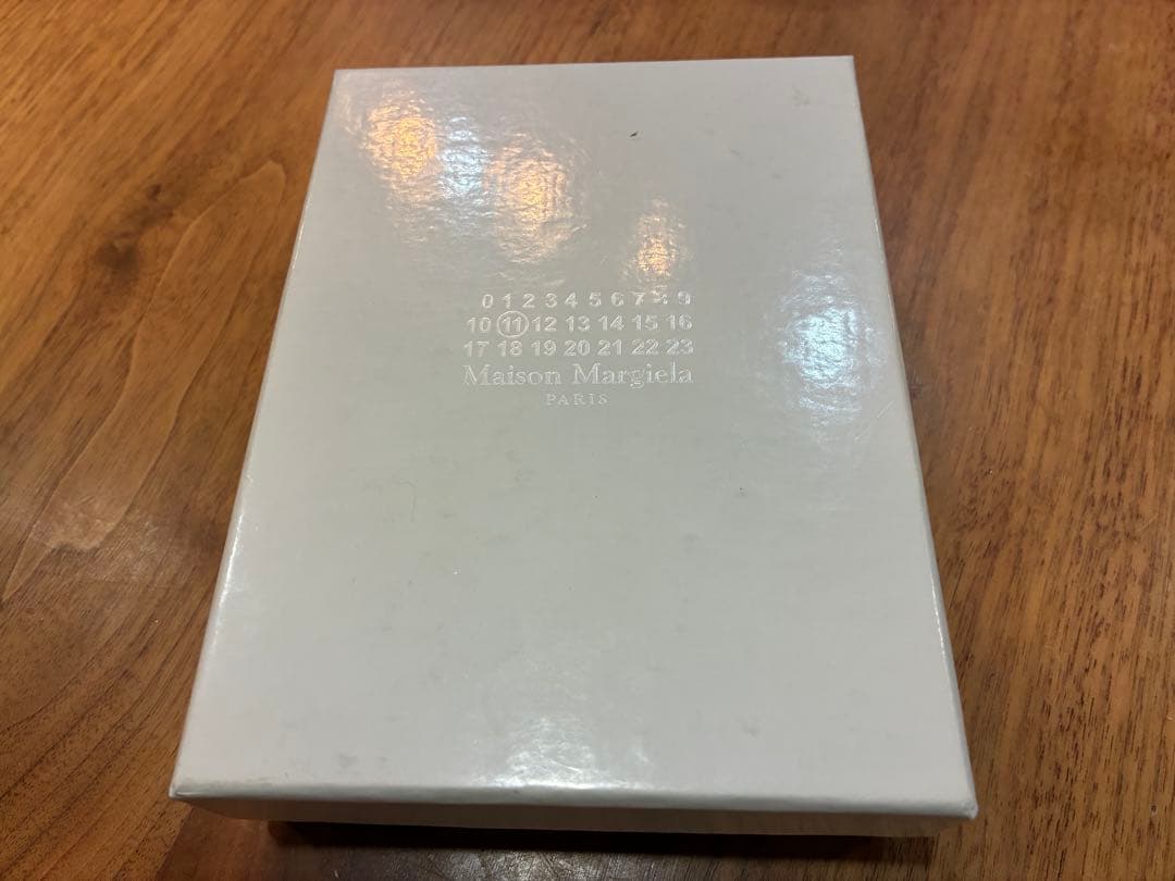 確実正規品！メゾンマルジェラ　コンパクトウォレット　財布　カード&箱あり