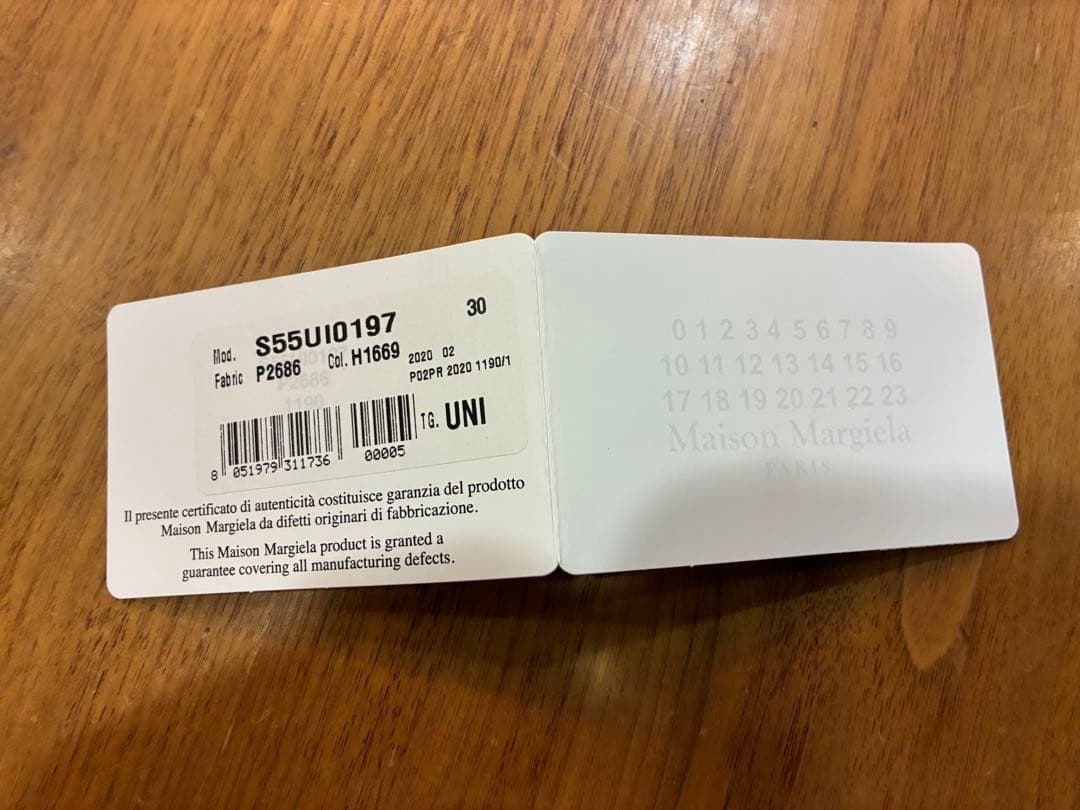 確実正規品！メゾンマルジェラ　コンパクトウォレット　財布　カード&箱あり