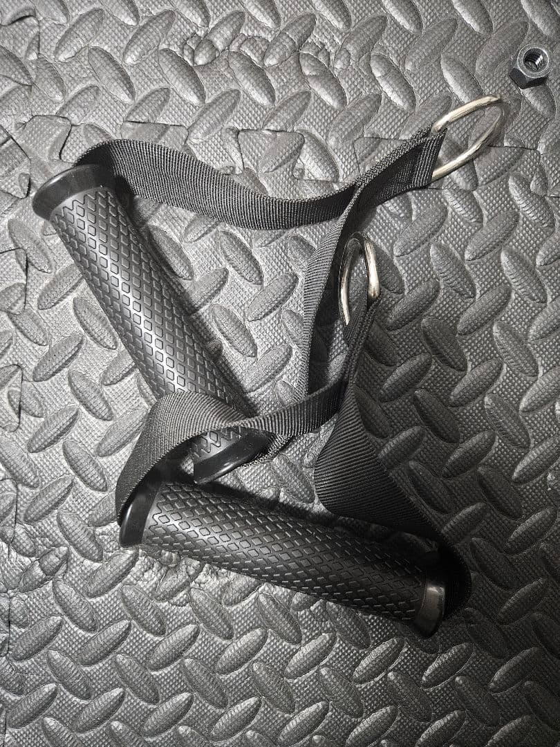 ケーブルクロスオーバー　アタッチメント　筋トレ　トレーニング