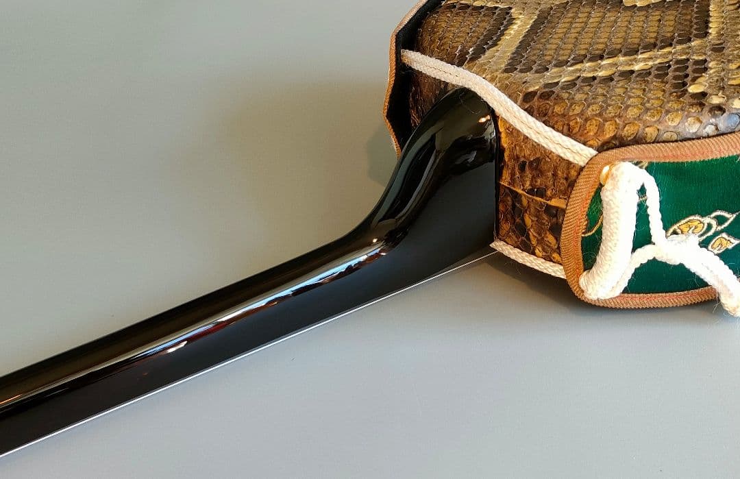 6B 名工平良昌則氏作 八重山黒木ウジラミ材 与那城型三線