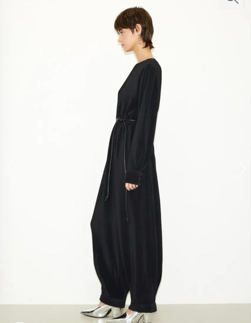 新品未使用THROW by SLY PLEATS ジャンプスーツ プリーツデニム