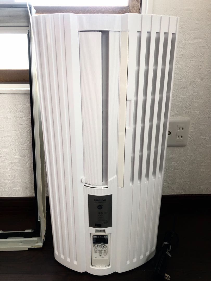 k-style 動作確認済みトヨトミ 窓用エアコン ホワイト リモコン付き