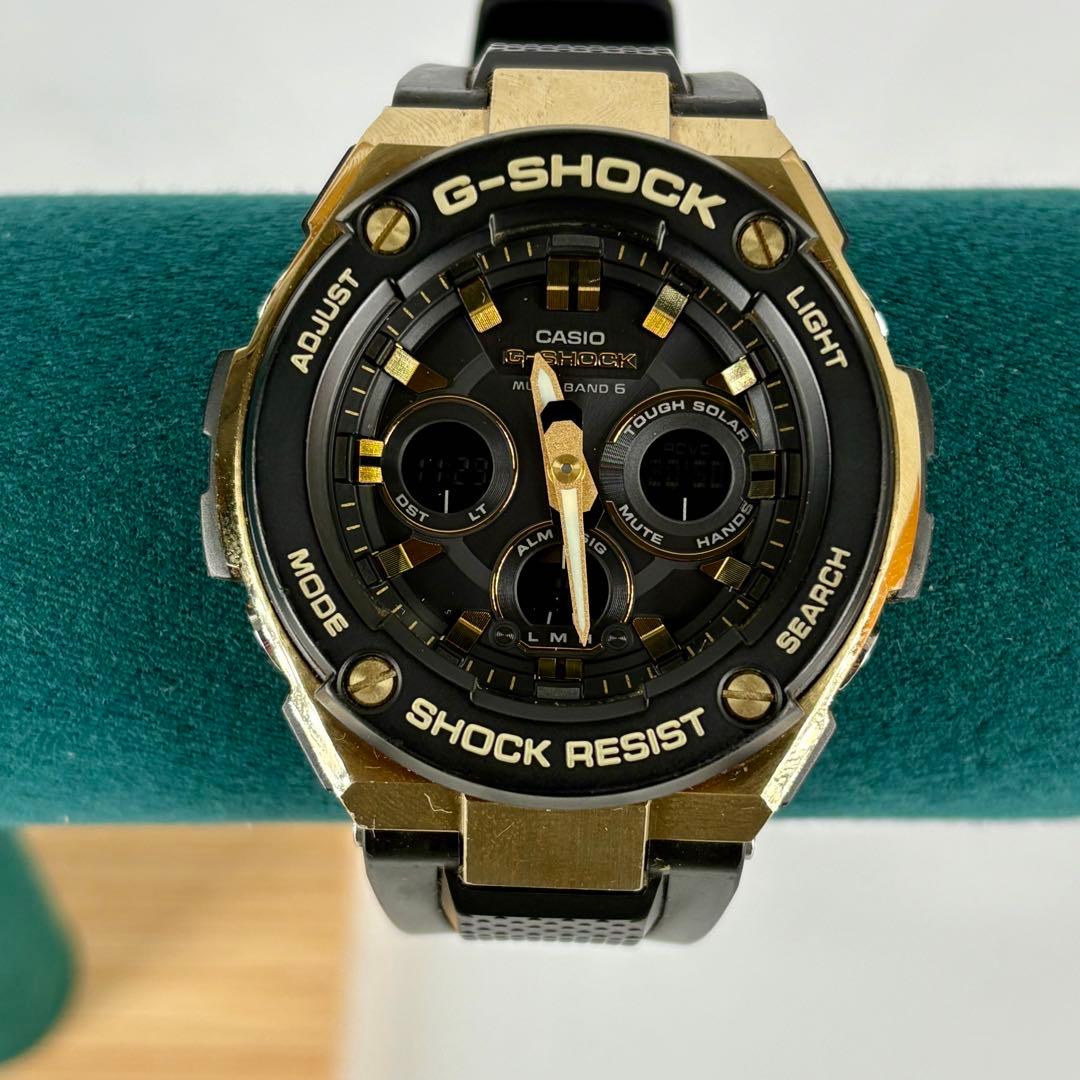 CASIO Gショック GST-W300G 黒 ラバー 電波ソーラー腕時計