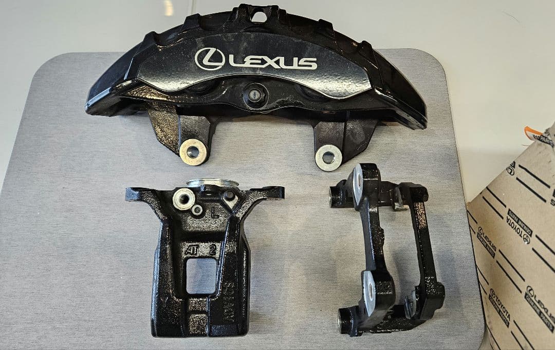 ゆ*う様 レクサス　RX500h 純正ブレーキキャリパー