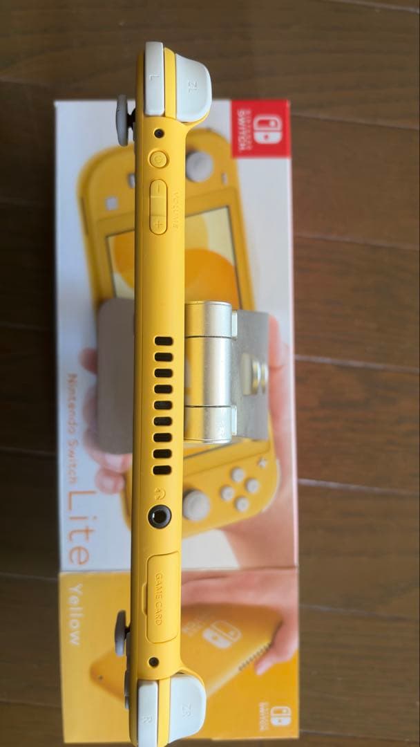 ニンテンドーswitch lite イエロー