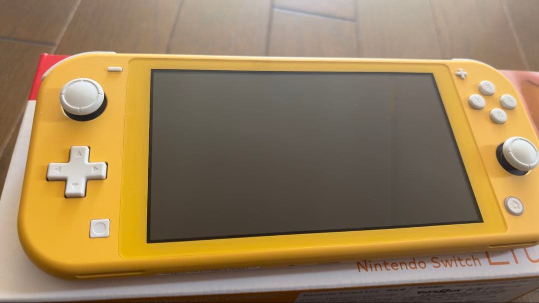 ニンテンドーswitch lite イエロー
