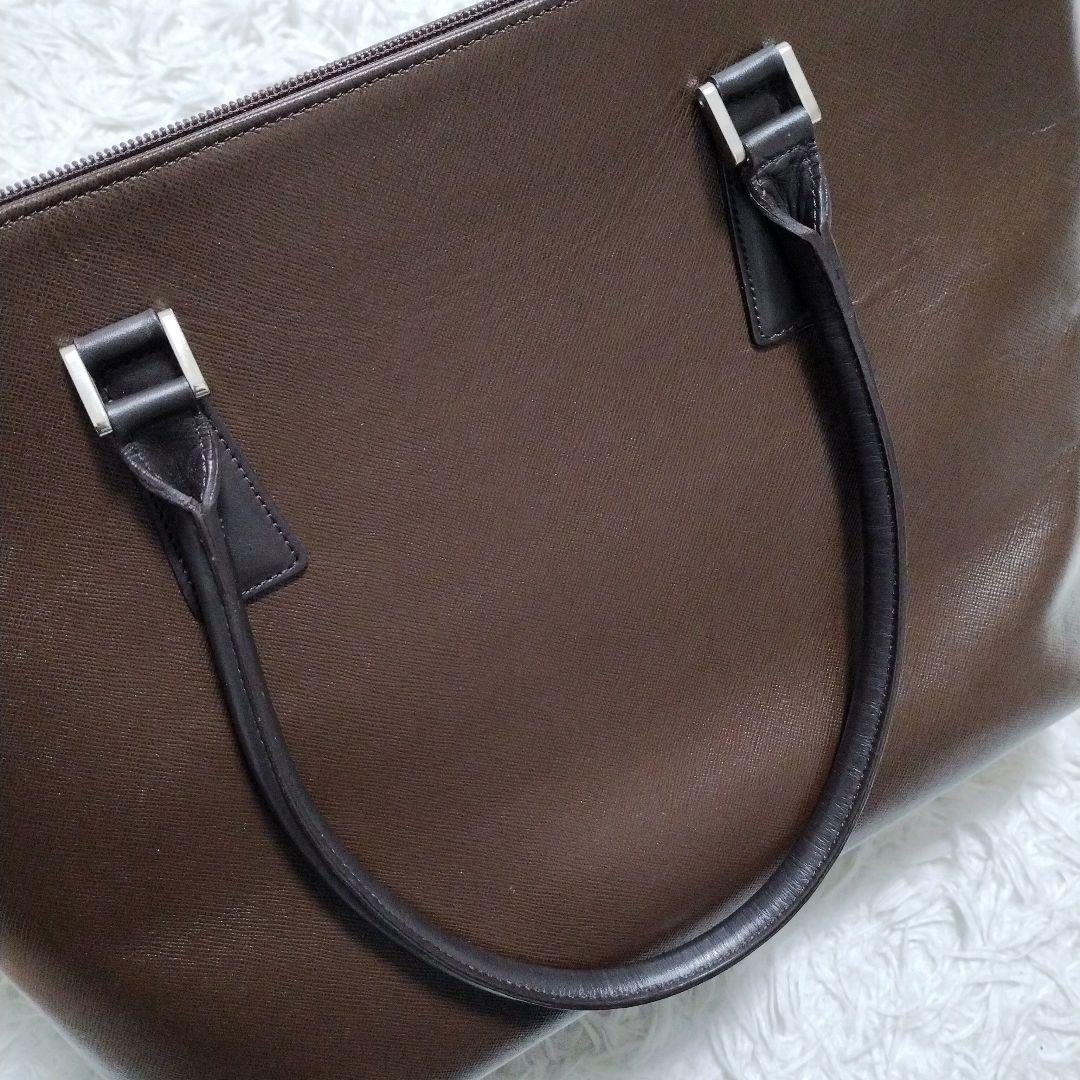 【美品】バーバリー トートバッグ A4収納可 サフィアーノレザー 自立