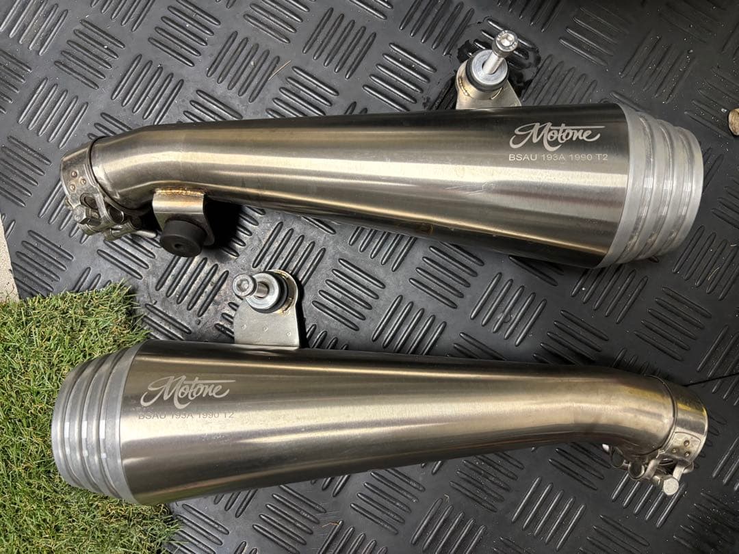 Motone マフラー SATURN V 空冷 Bonneville T100