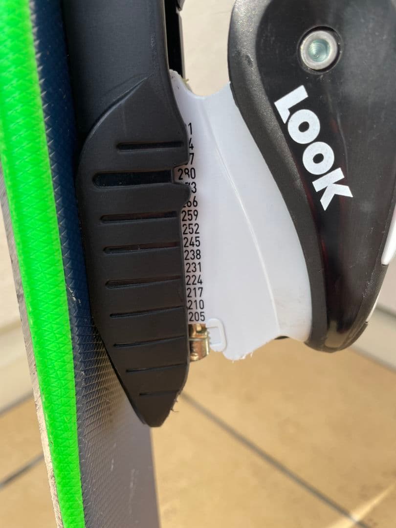 ジュニア用スキー板