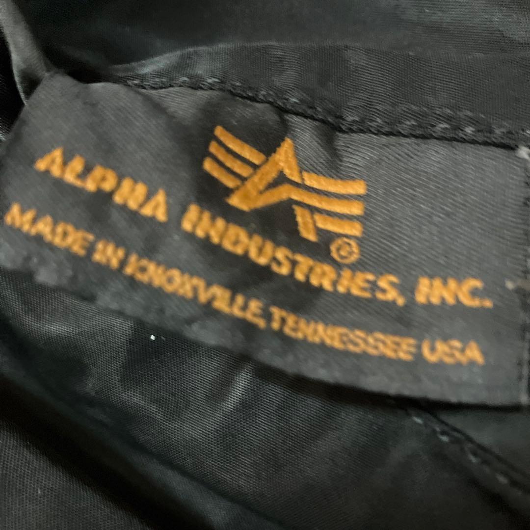 j24)ALPHAINDUSTRIES MA−1中綿入りリバーシブルブルゾン