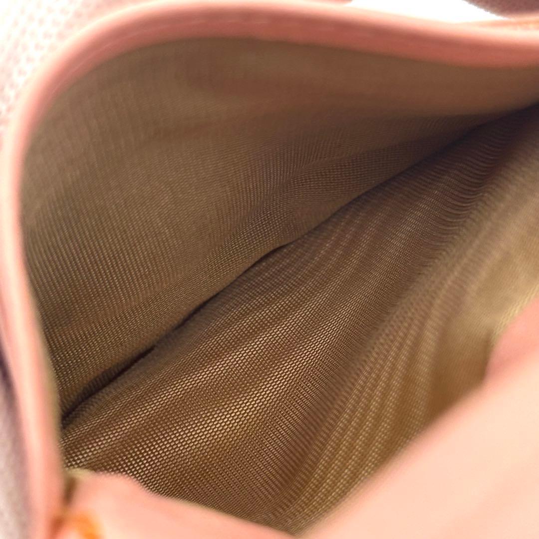 【人気モデル】CHANEL シャネル キャビアスキン 二つ折り財布 ココマーク