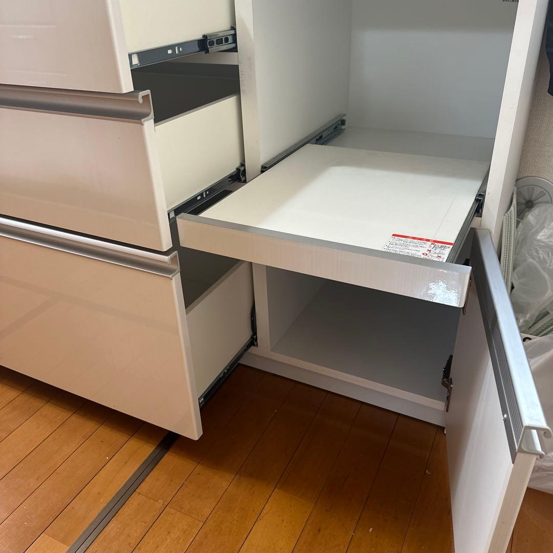 食器棚　160 泉洋化工　ホワイト　鏡面加工