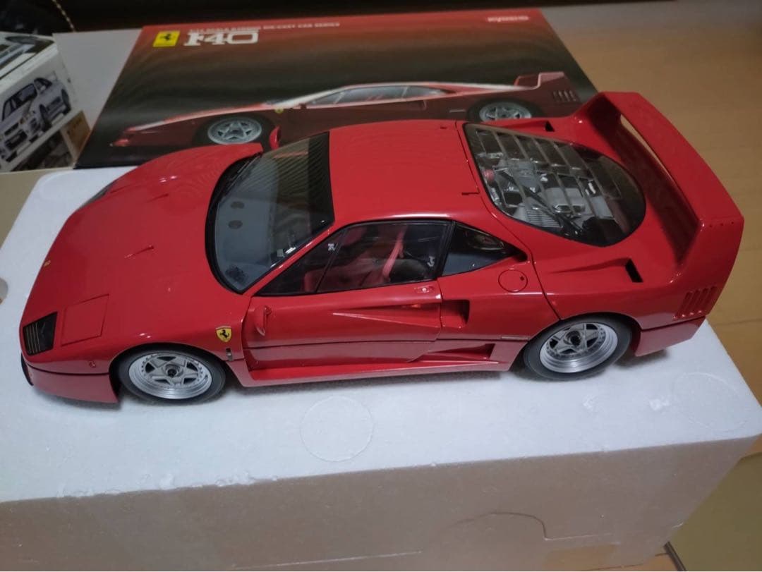 フェラーリ F40 1/12 ダイキャストカー