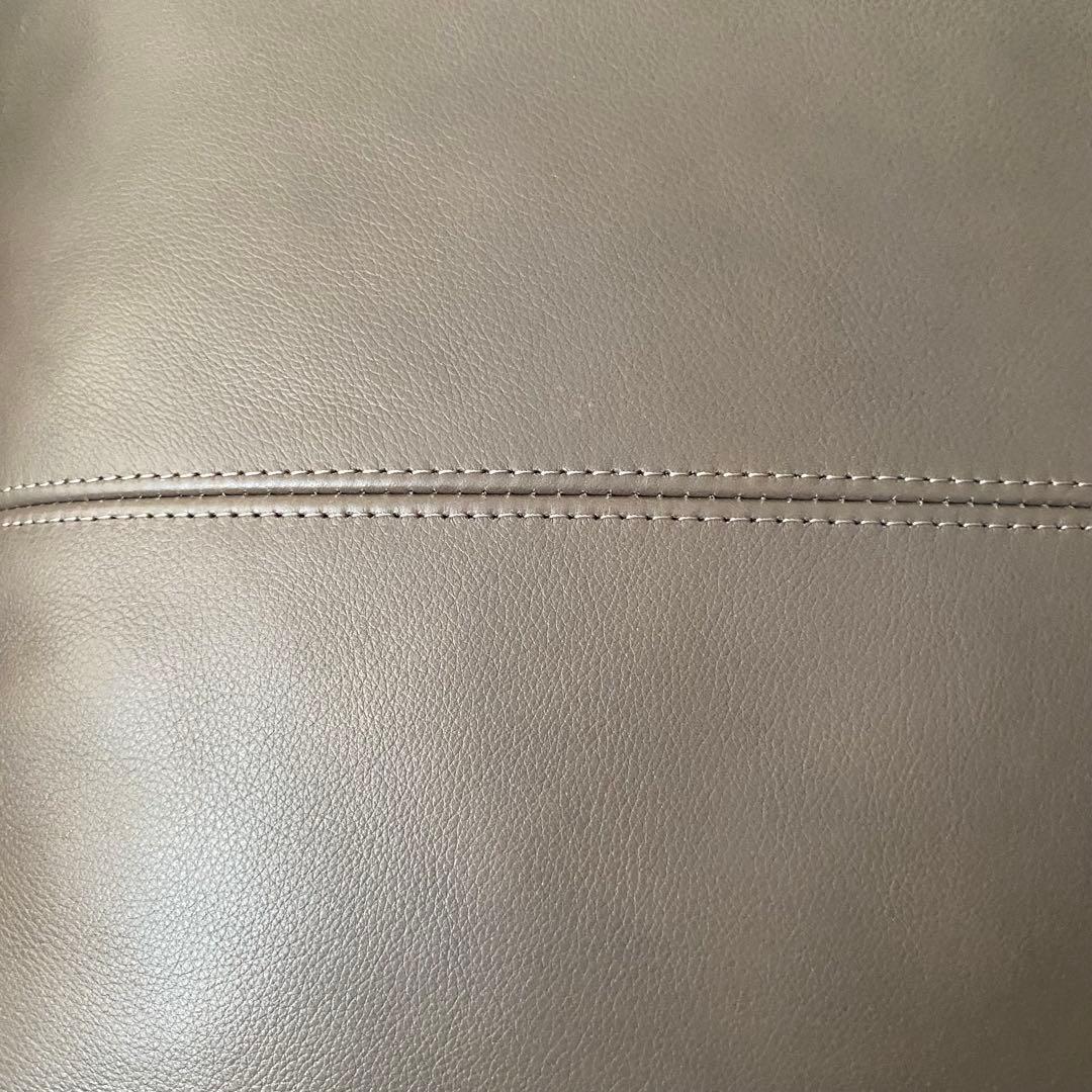 【カッシーナ・イクスシー】レザークッションFZ革（ロゴあり）　グレー