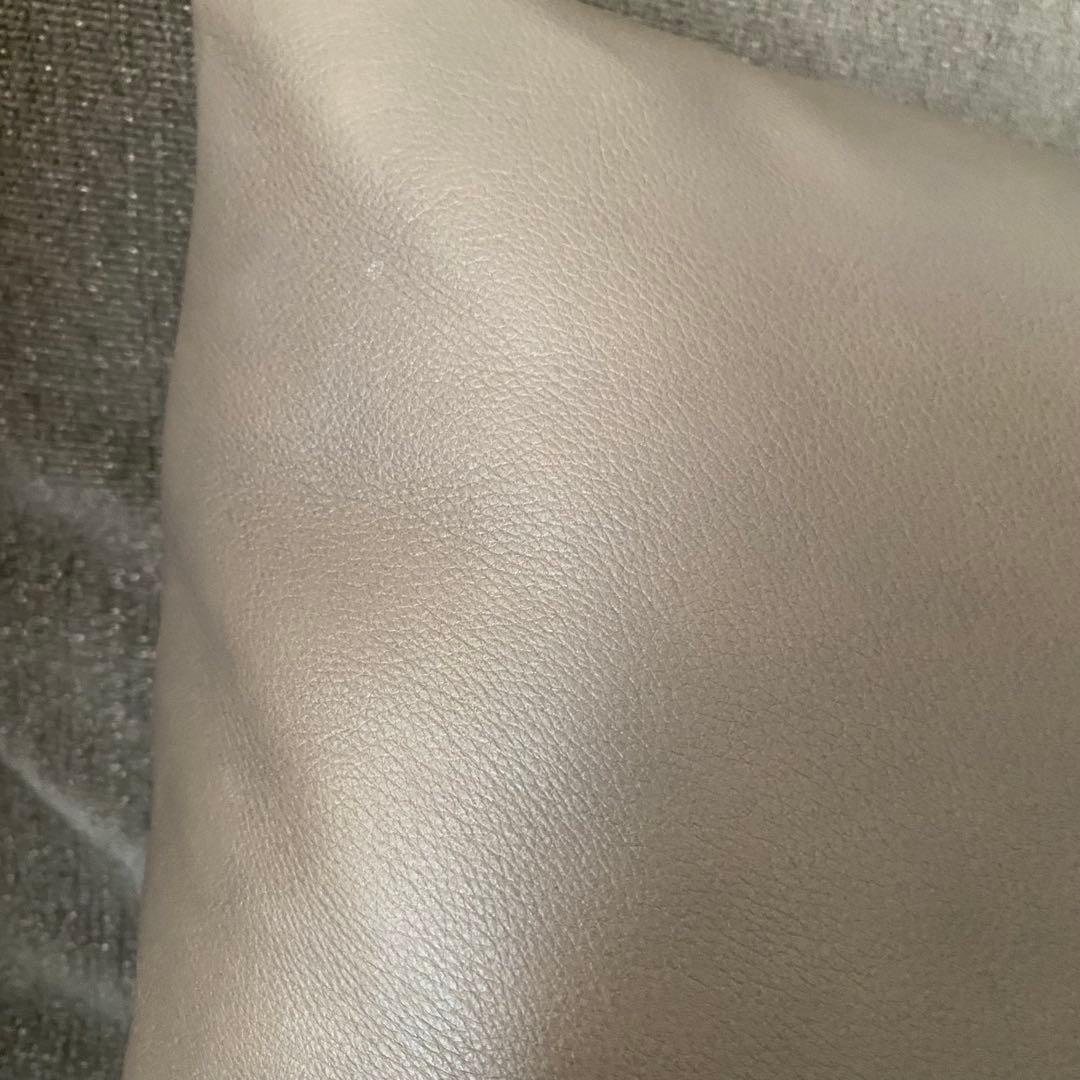 【カッシーナ・イクスシー】レザークッションFZ革（ロゴあり）　グレー