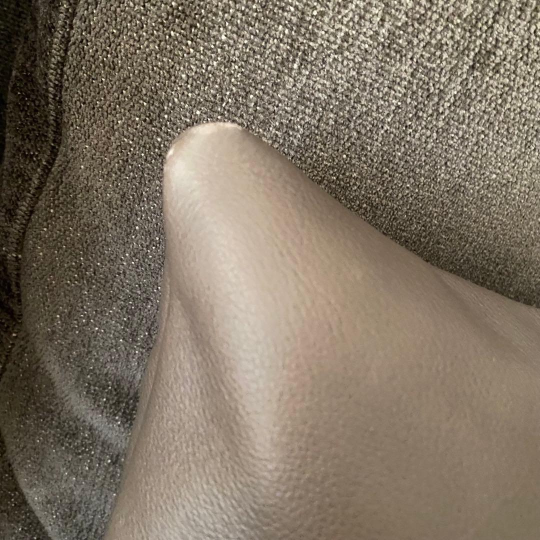 【カッシーナ・イクスシー】レザークッションFZ革（ロゴあり）　グレー