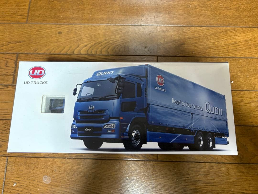 UD TRUCKS Quon 1／43モデル