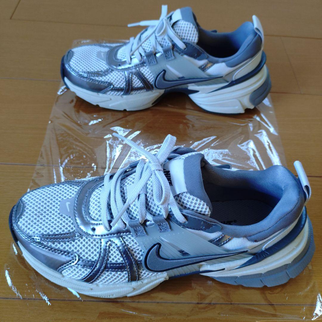 NIKE WS V2Kラン スニーカー（ホワイト/シルバー）24cm