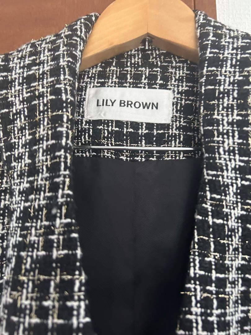 LILY BROWN チェスターコート Mサイズ 黒系