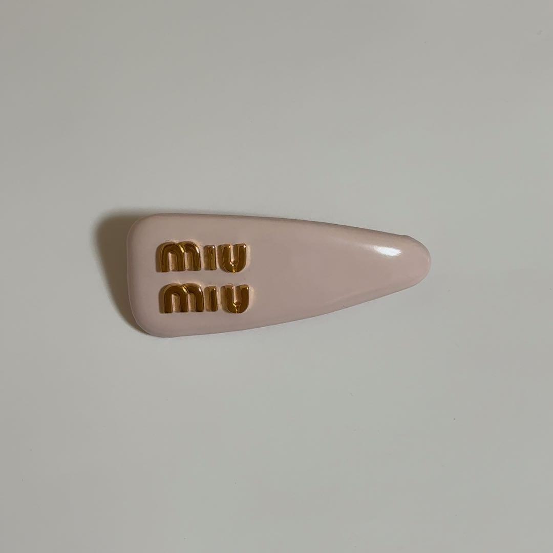 miumiu ヘアピン バレッタ ピンク
