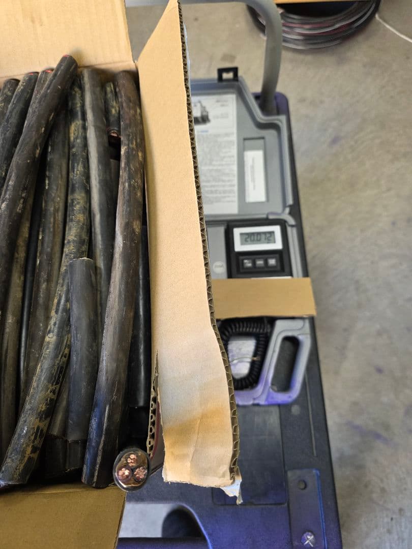 撤去品CVケーブル❤屑線 剥けばピカ銅❤　　20キロ❤使用感あります