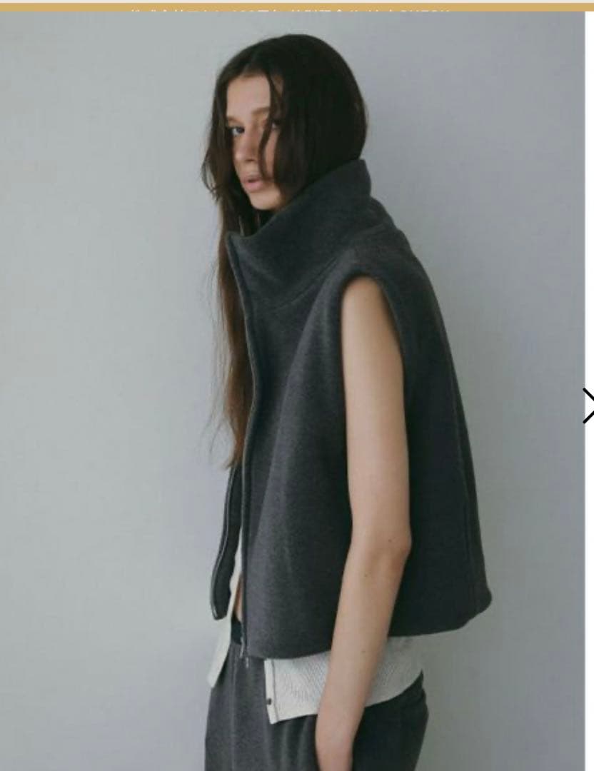 ETORE コンパクトフリースベスト