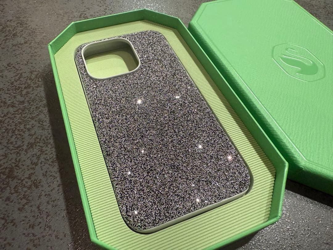 【新品未使用】SWAROVSKI iPhone 15pro (シルバー系)