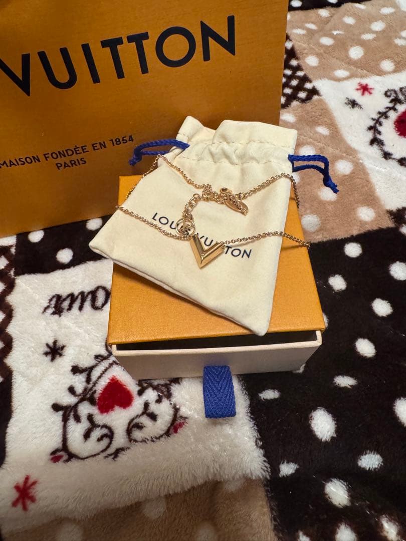 LOUIS VUITTON コリエエッセンシャルV/ネックレス/ピンクゴールド/