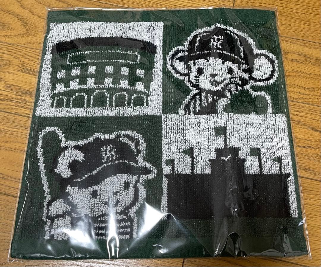 新品未開封阪神タイガース×familiarタオルハンカチレッスンバッグファミリア