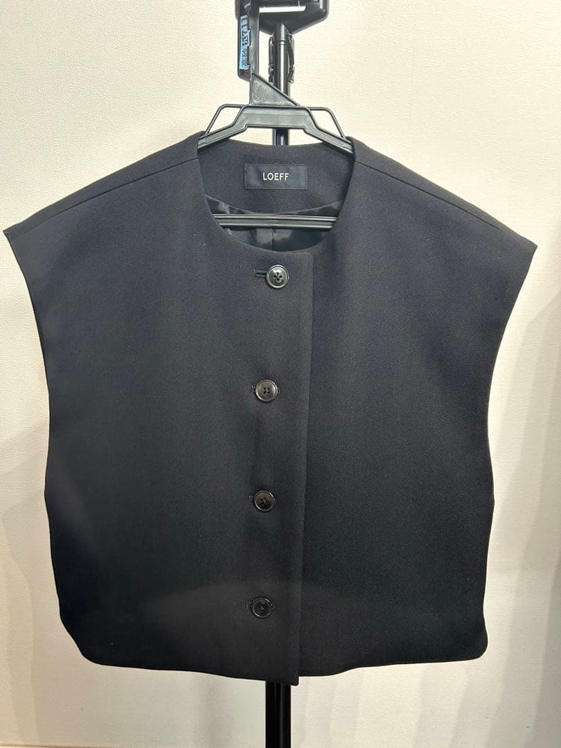ロエフ LOEFF ボタン付きベスト ブラック 0