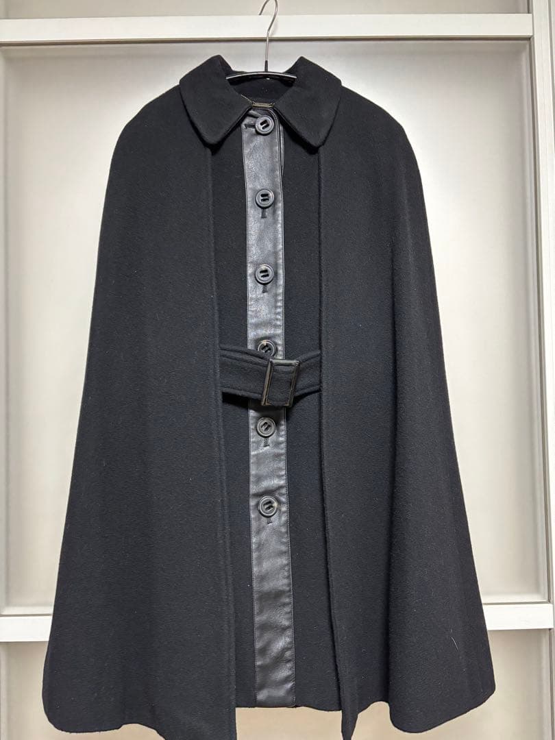 リリーブラウン ケープコート　ブラック