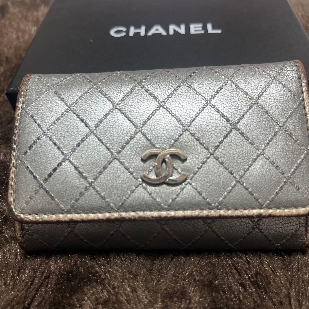 シャネル CHANEL キーケース シルバー/ゴールド