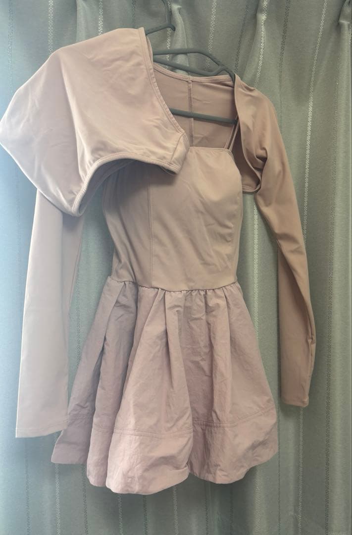 3ピーススウィムウェア　ピンク　水着　ビキニ　ラッシュガード