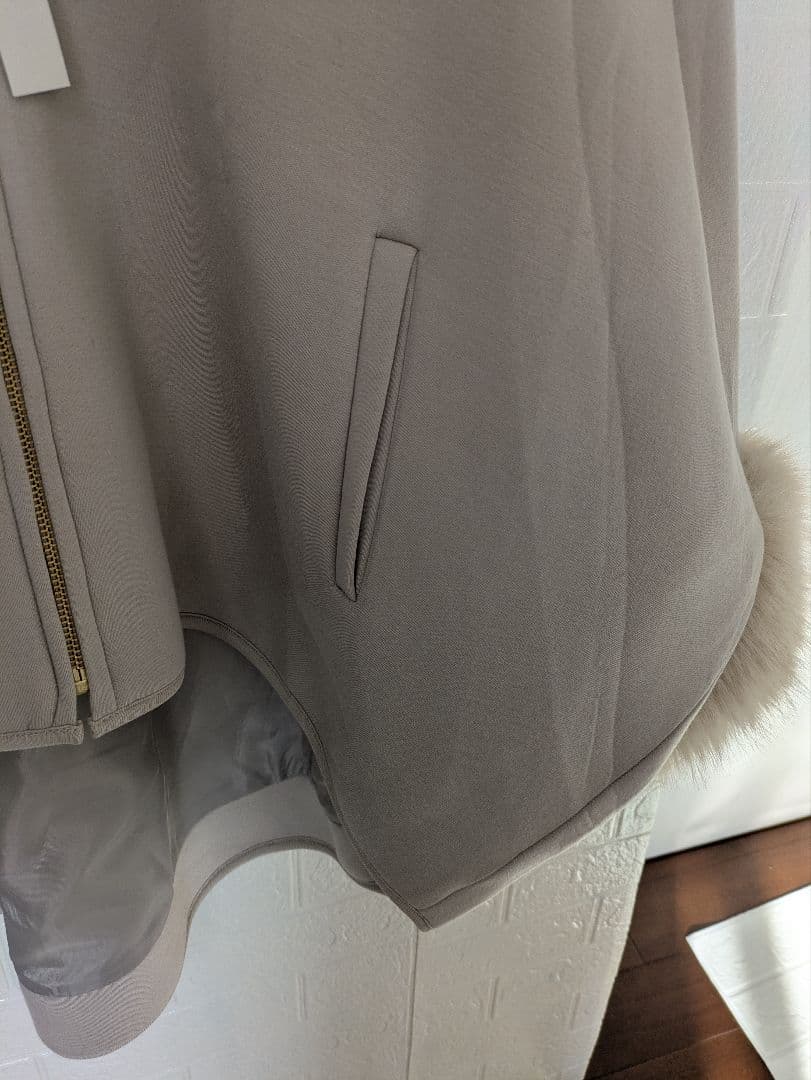 新品未使用 ヤマダヤスコットクラブ系列 fennel ファー付き フードポンチョ