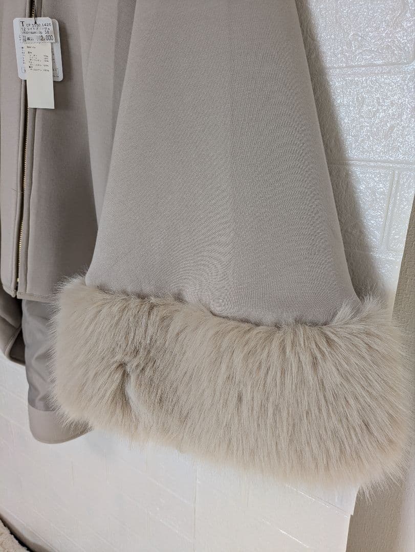 新品未使用 ヤマダヤスコットクラブ系列 fennel ファー付き フードポンチョ