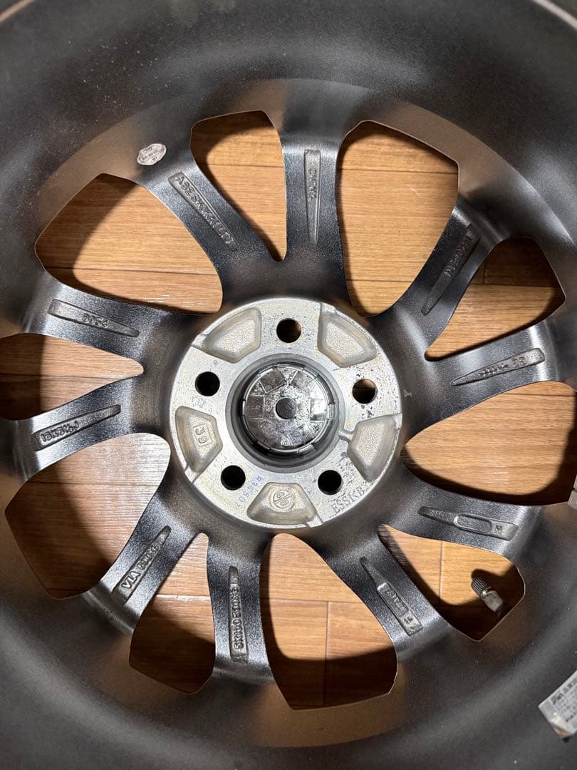 LA STRADA TIRADO Epsilon 16インチホイール ナット付き