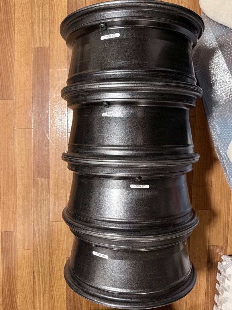 LA STRADA TIRADO Epsilon 16インチホイール ナット付き