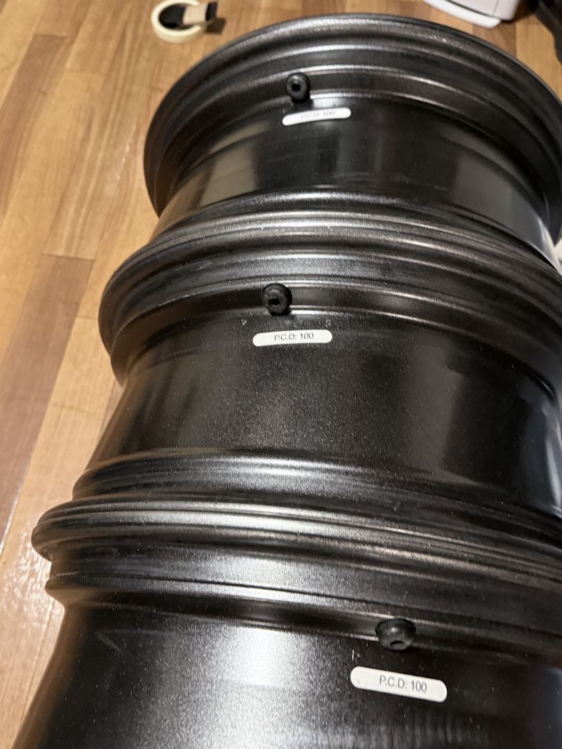 LA STRADA TIRADO Epsilon 16インチホイール ナット付き