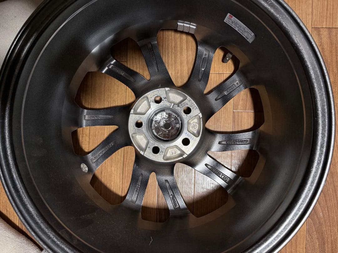 LA STRADA TIRADO Epsilon 16インチホイール ナット付き