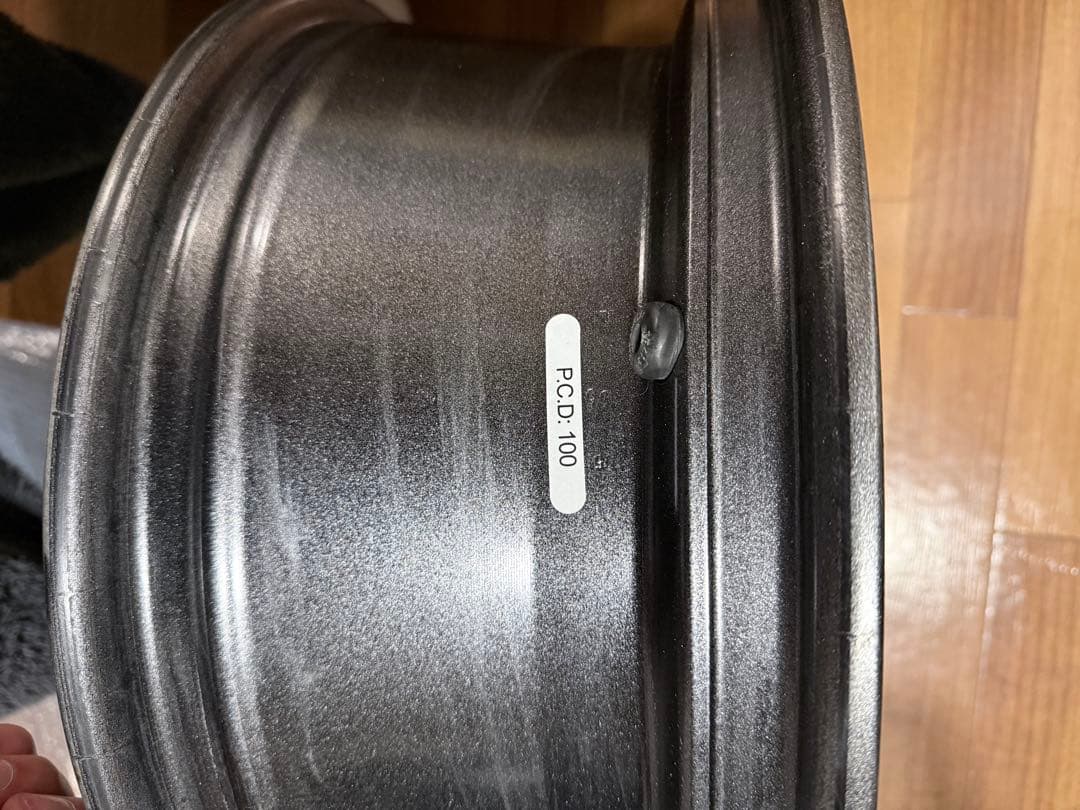 LA STRADA TIRADO Epsilon 16インチホイール ナット付き