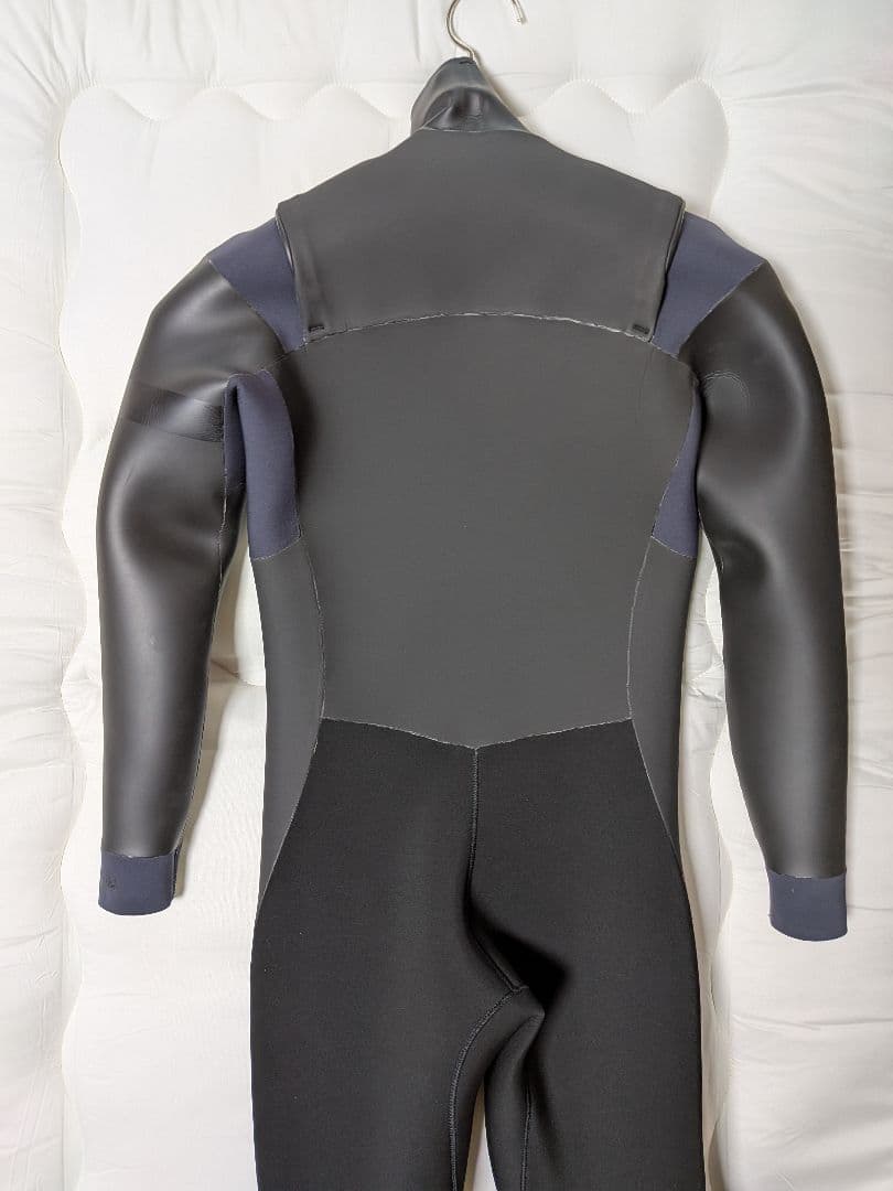 FELLOW セミドライチェストジップ ALL 3mm サイズMLB