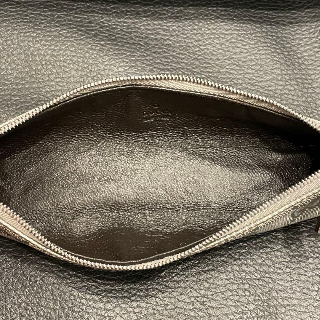美品 GUCCI グッチ ペンケース シルバー GG柄 シマ