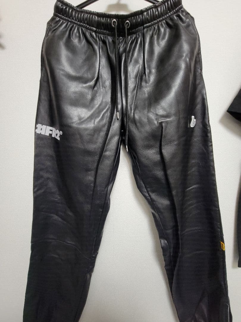 #FR2 ブラック フェイクレザーパンツ