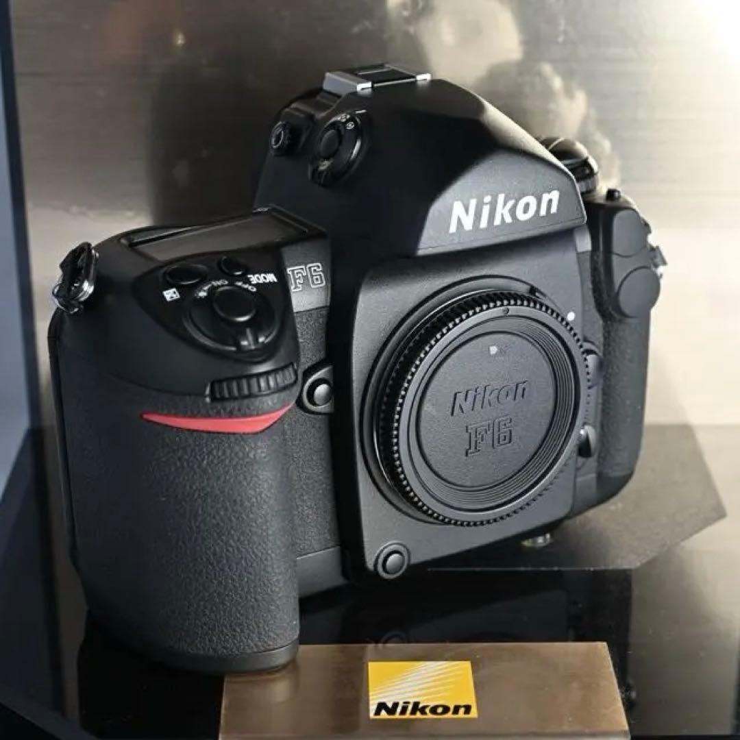 Nikon F6 スプリットスクリーン・展示台付きコレクション級　26000番台