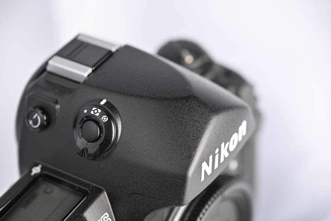 Nikon F6 スプリットスクリーン・展示台付きコレクション級　26000番台