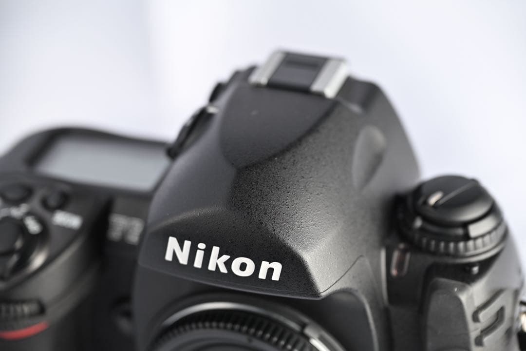 Nikon F6 スプリットスクリーン・展示台付きコレクション級　26000番台