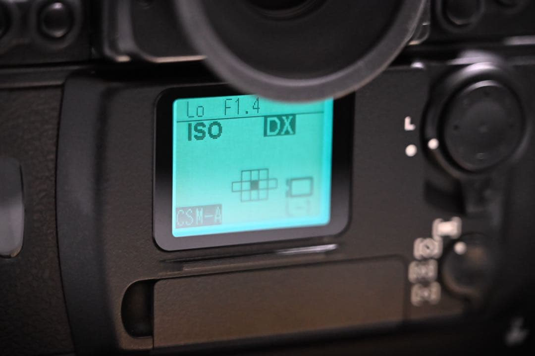 Nikon F6 スプリットスクリーン・展示台付きコレクション級　26000番台