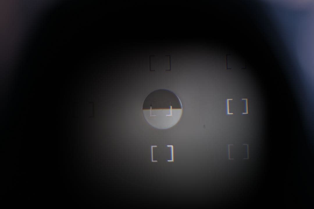 Nikon F6 スプリットスクリーン・展示台付きコレクション級　26000番台